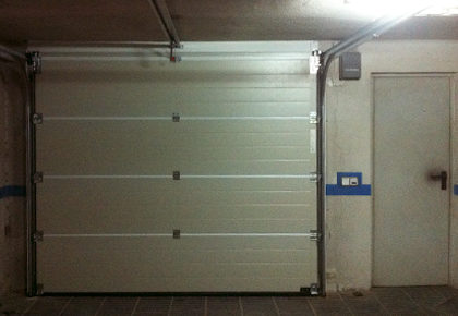 Puerta de garaje en Sigüenza